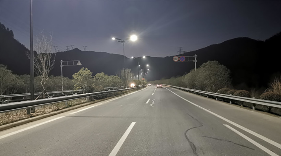 new solar street light  all in one design CHZ-IST11 for the S22 provincial highway in Zhejiang  | CHZ solar street light manufacturer